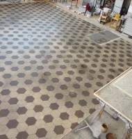 Fliesenboden/ Gemeinschaftsprojekt